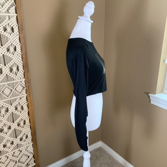 Gymshark Long Sleeve Crop Top Women’s Small Black Workout Yoga Tee - Picture 4 of 8